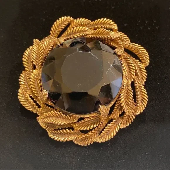 Vintage Faceted Black Rhinestone And Brass Brooch - Picture 5 of 6